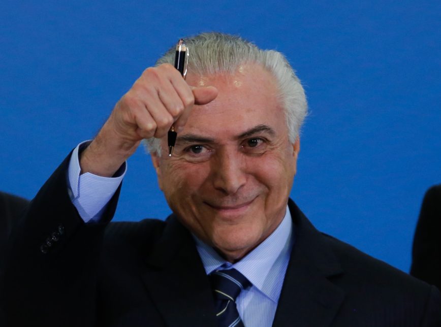 temer caneta